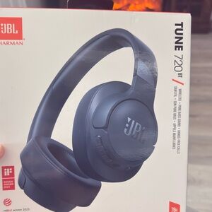 JBL Tune 720BT Bluetooth Headphones - Black